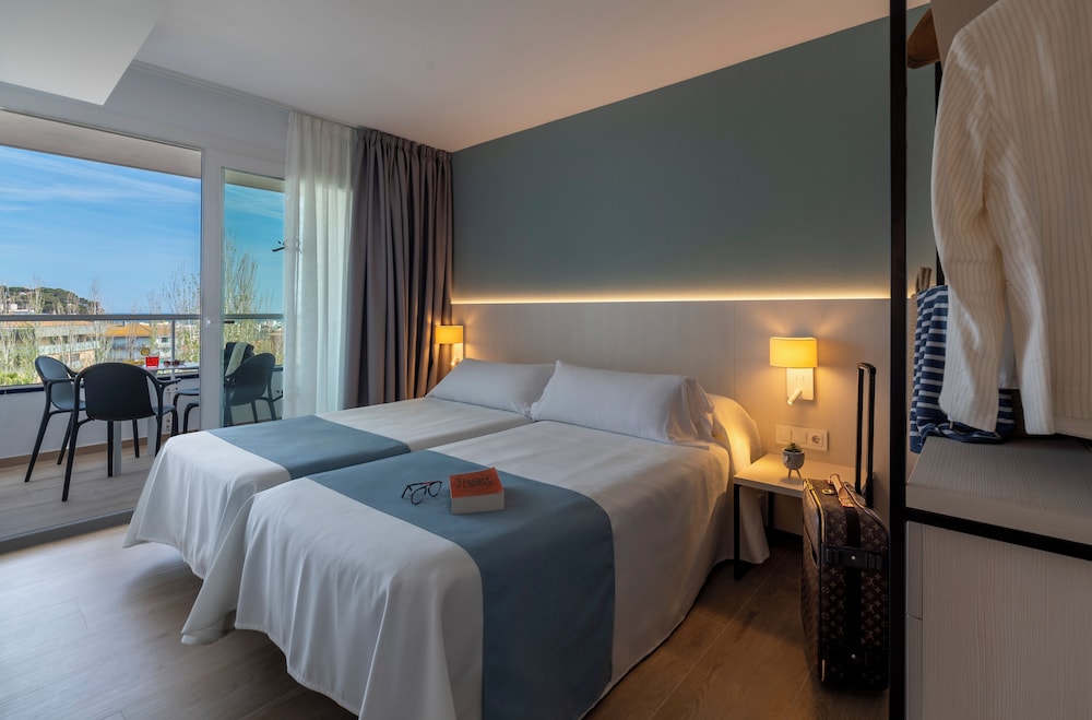 Suite, Garden View