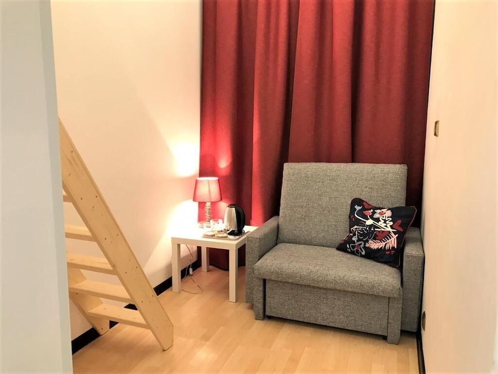 Studio (Split level)