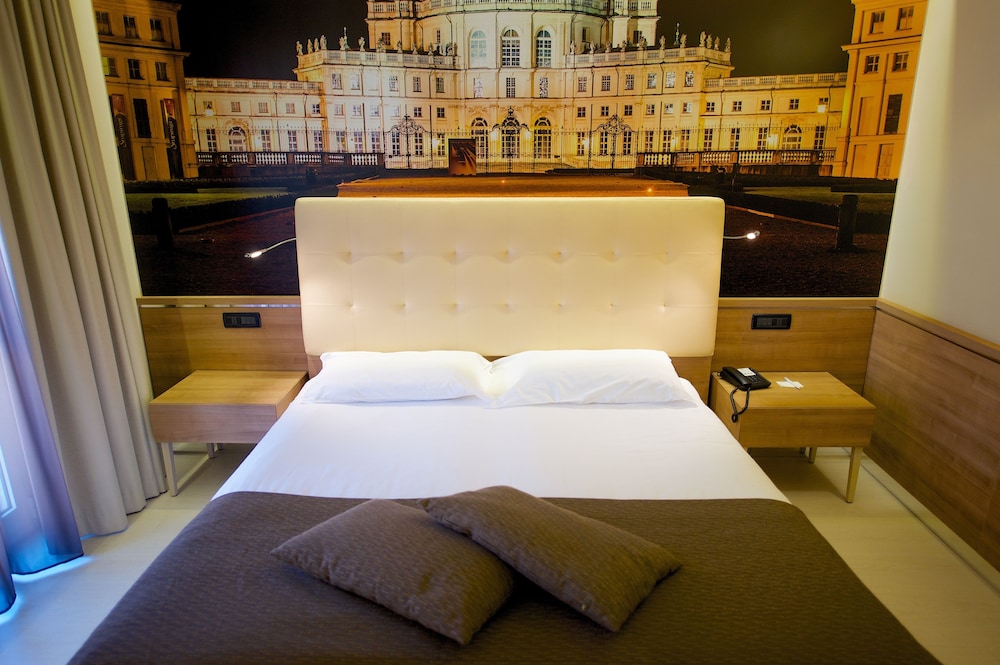 Deluxe Room, Balcony - Photo 10