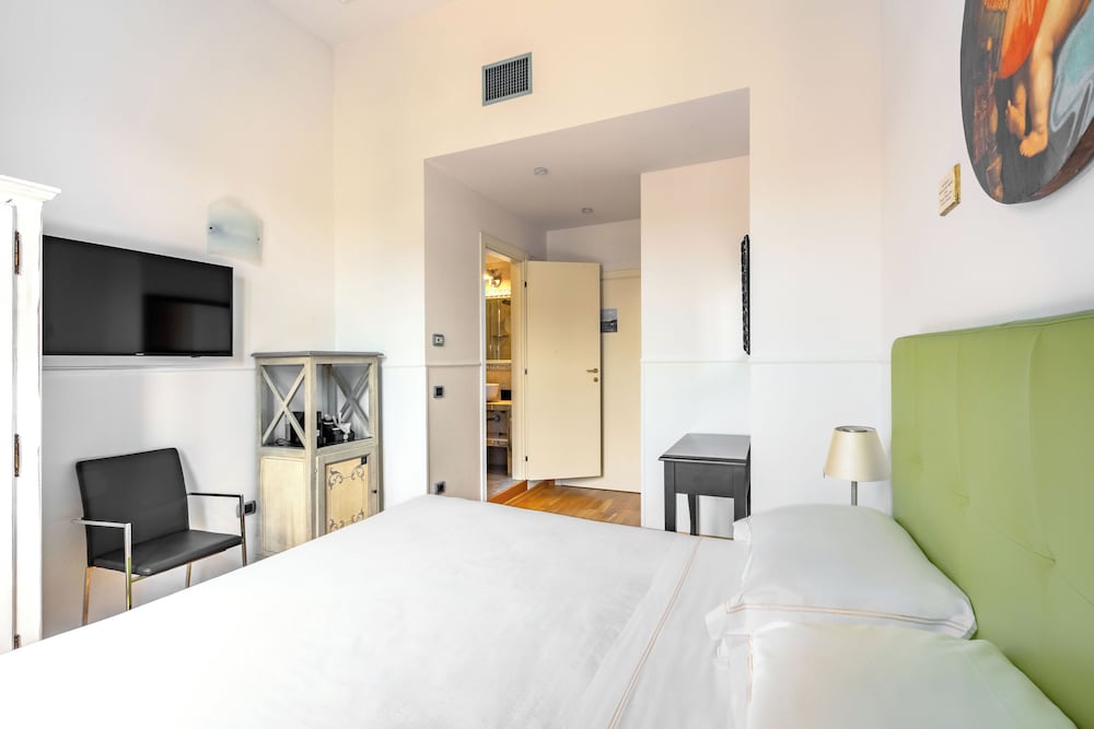 Classic Twin Room - Photo 7