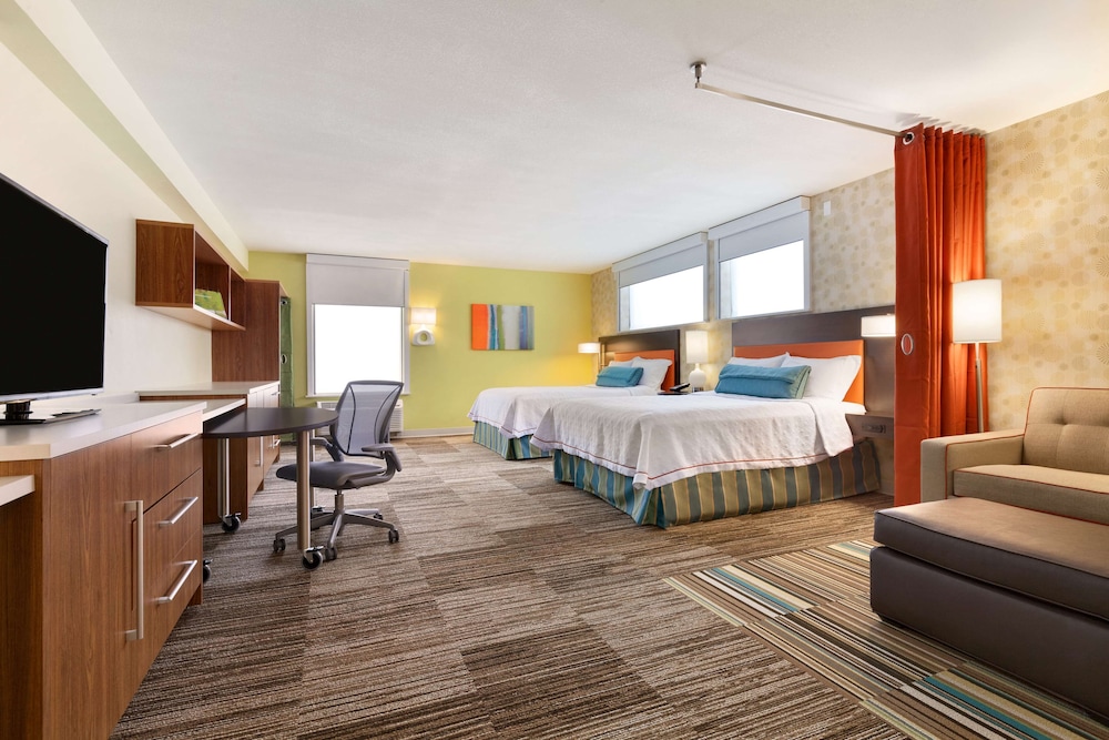Studio, 2 Queen Beds, Accessible, Bathtub