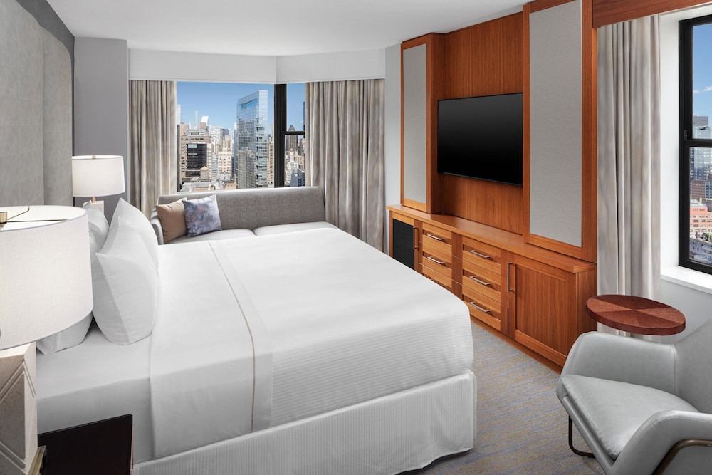 Presidential Suite, 1 King Bed thumbnail 6