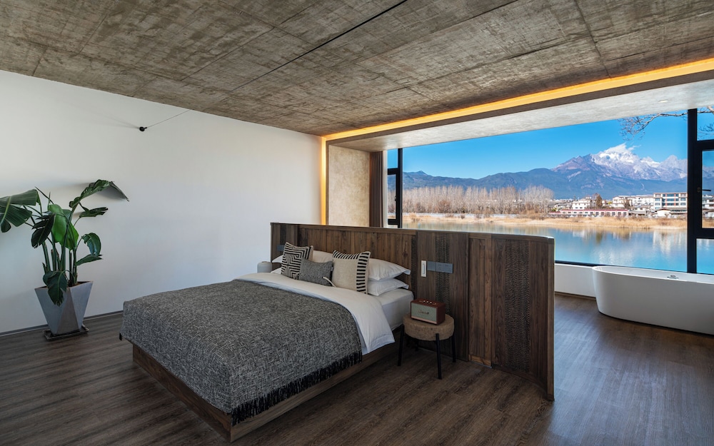Twin Room, Lake View, Lakeside photo 1