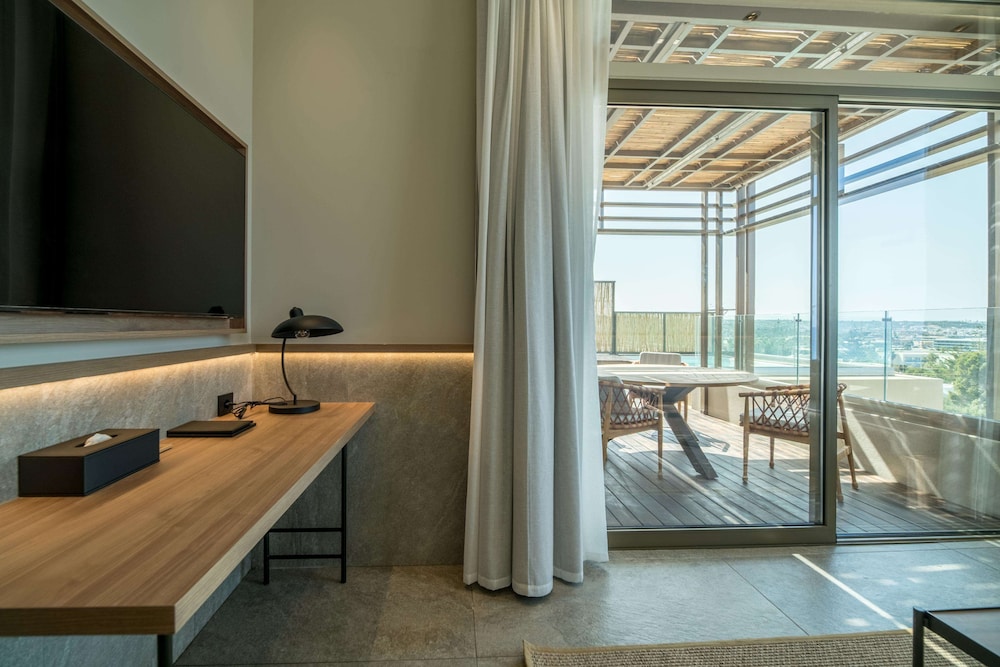 Signature Suite Sea View Hot Tub - Photo 4