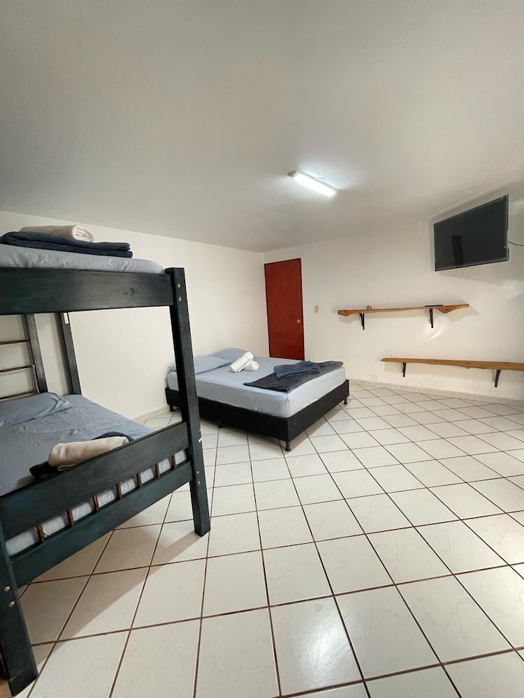 Basic Quadruple Room, Mountain View