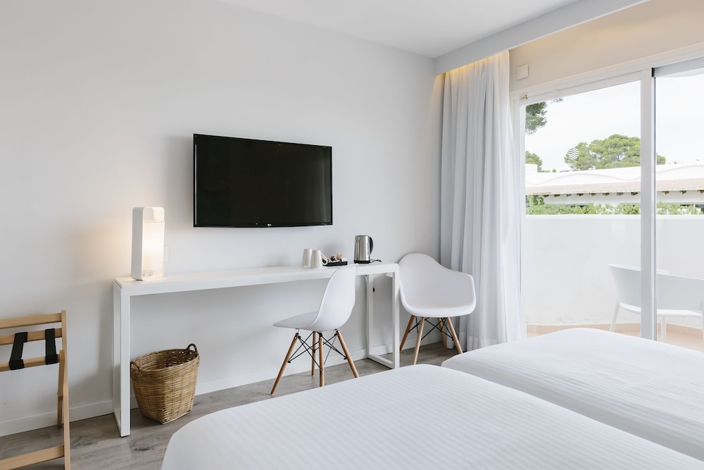 Double Room Single Use, Balcony, Pool View Double Room Single Use, Balcony, Pool View