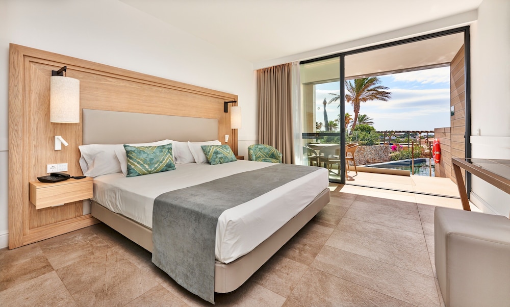 Family Suite, Terrace, Poolside (Swim Up) - Photo 7