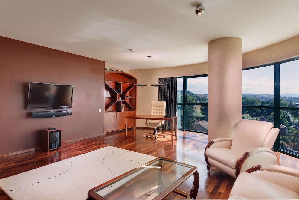 Presidential Suite, 1 King Bed, Non Smoking photo 3
