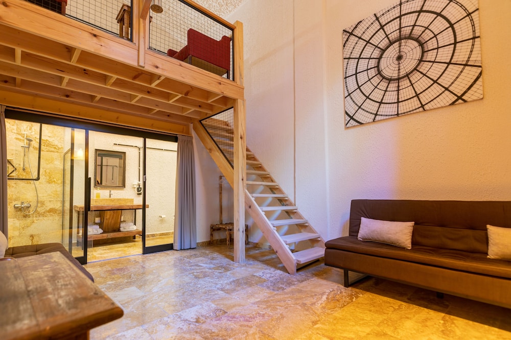 Studio Suite (1) photo 1