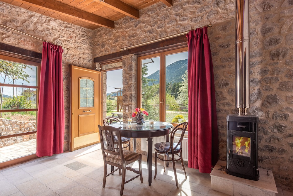 Junior Chalet (Artemis) photo 3