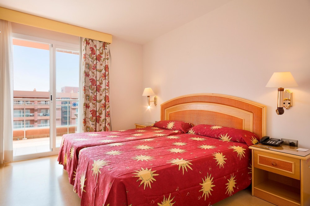 Apartment, 1 Bedroom, Partial Sea View (3 adults and 1 child)