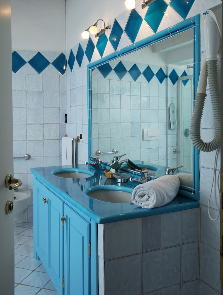 Executive Room, 1 Bedroom, Bathtub, Sea View photo 3