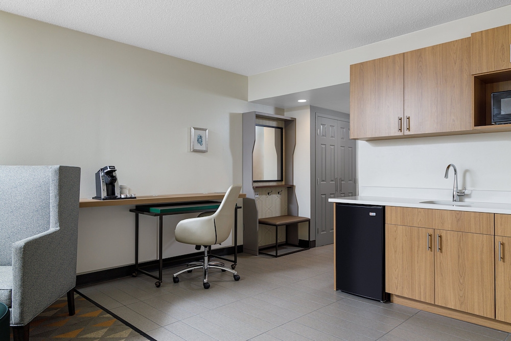 Suite, 1 King Bed (Additional Living Area) - Photo 1