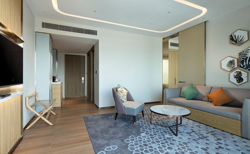 Suite, 1 Bedroom, Balcony, Sea View - Photo 3