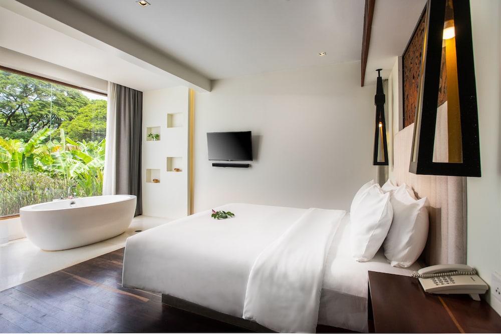 Apsara Suite with Balcony