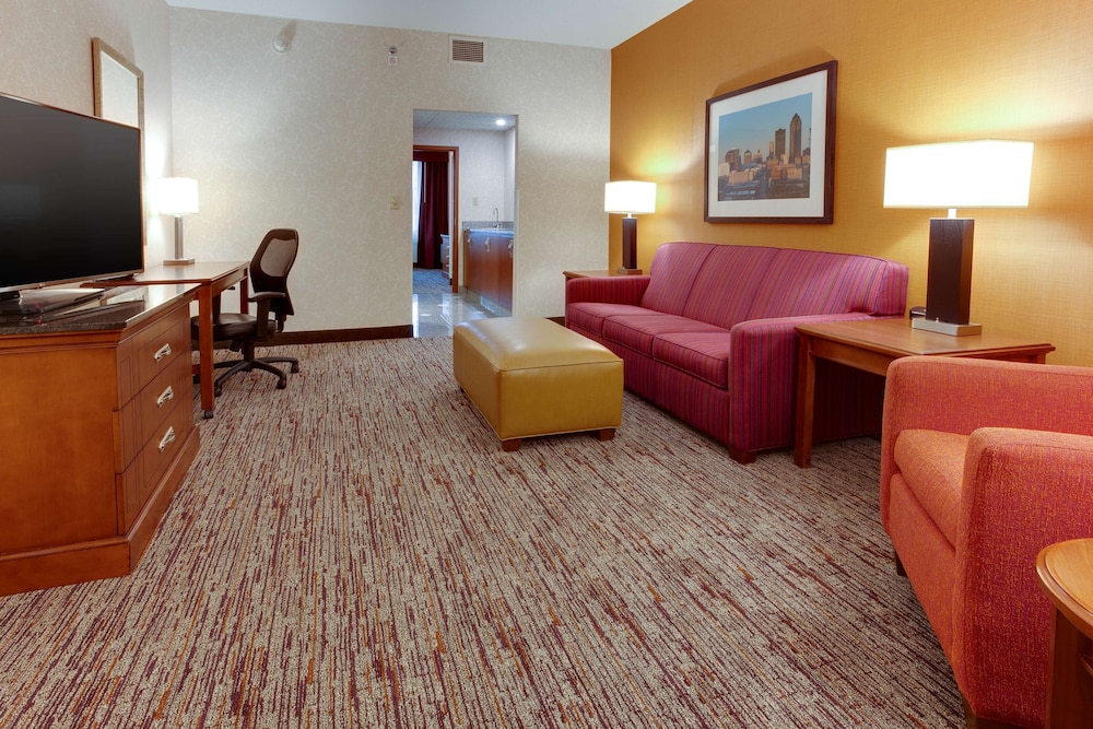 Suite, Multiple Beds, Refrigerator & Microwave (Upper Floor) - Photo 3