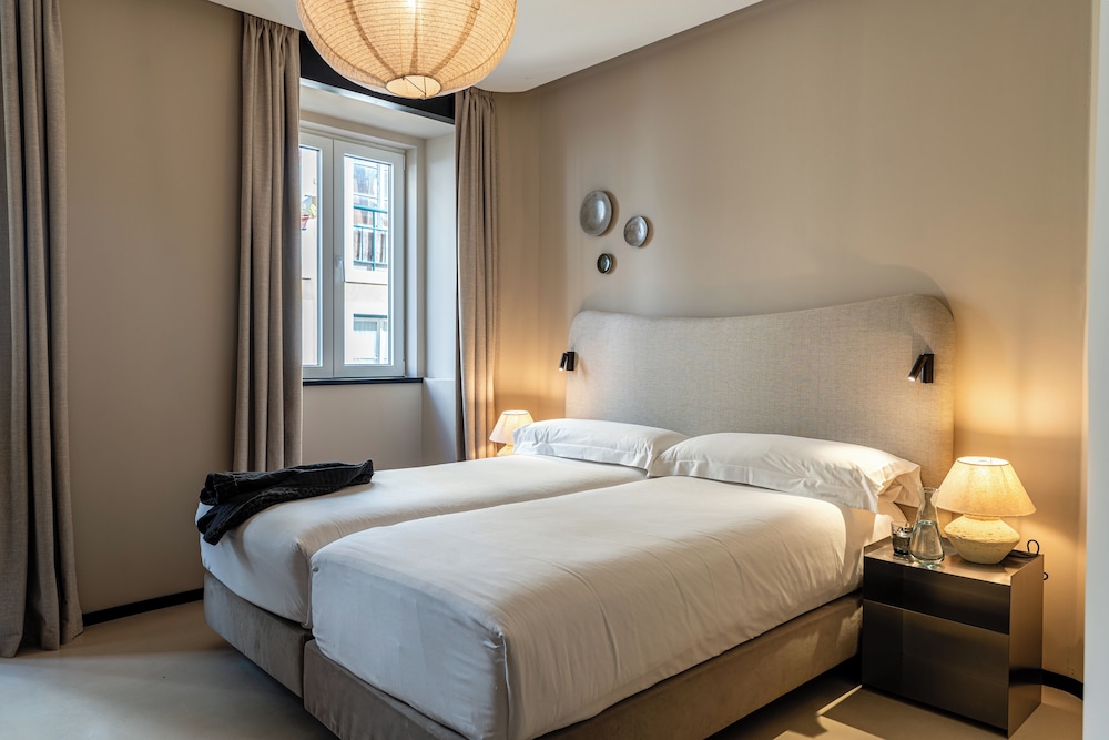 Deluxe Double or Twin Room photo 2