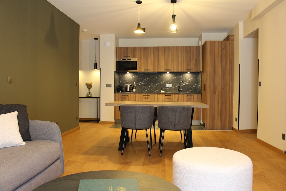 Deluxe Apartment, River View photo 3