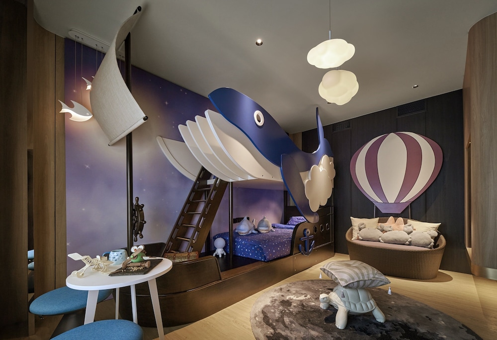 Signature Family Suite