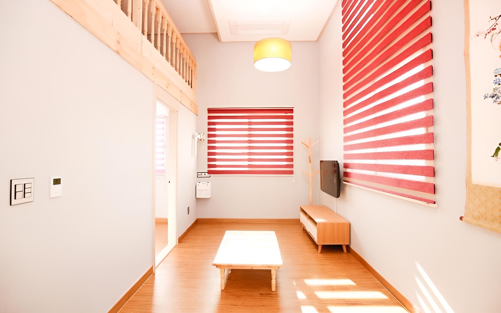 Room (Two-room double floor 301)