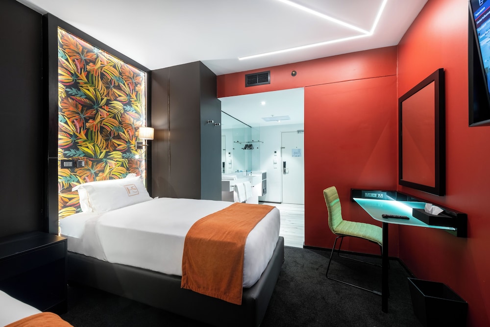Standard Twin Room - Photo 4