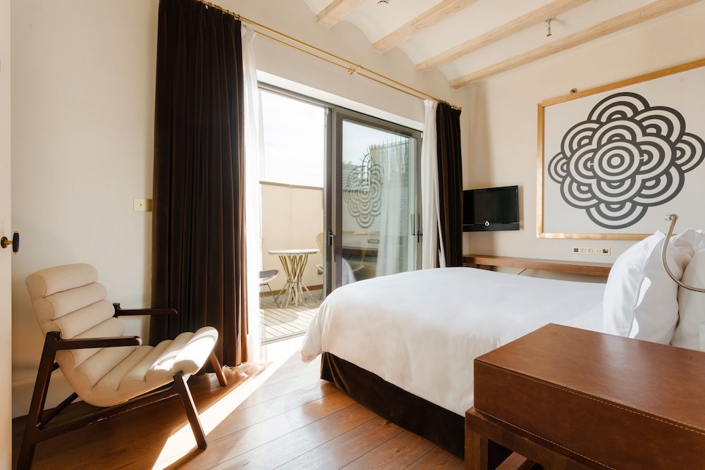 Superior Room, 1 King Bed, Private Pool