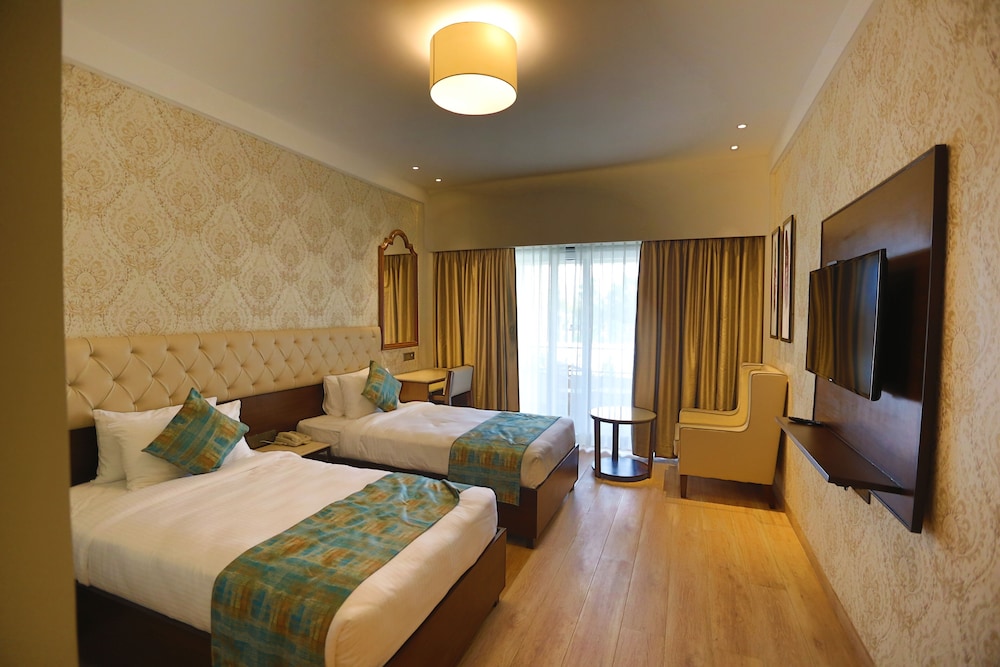 Executive Room - Photo 5