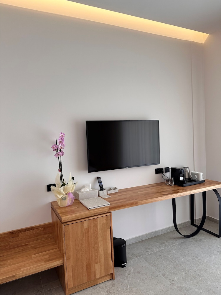 Standard Double Room, 1 Queen Bed, Garden View photo 2