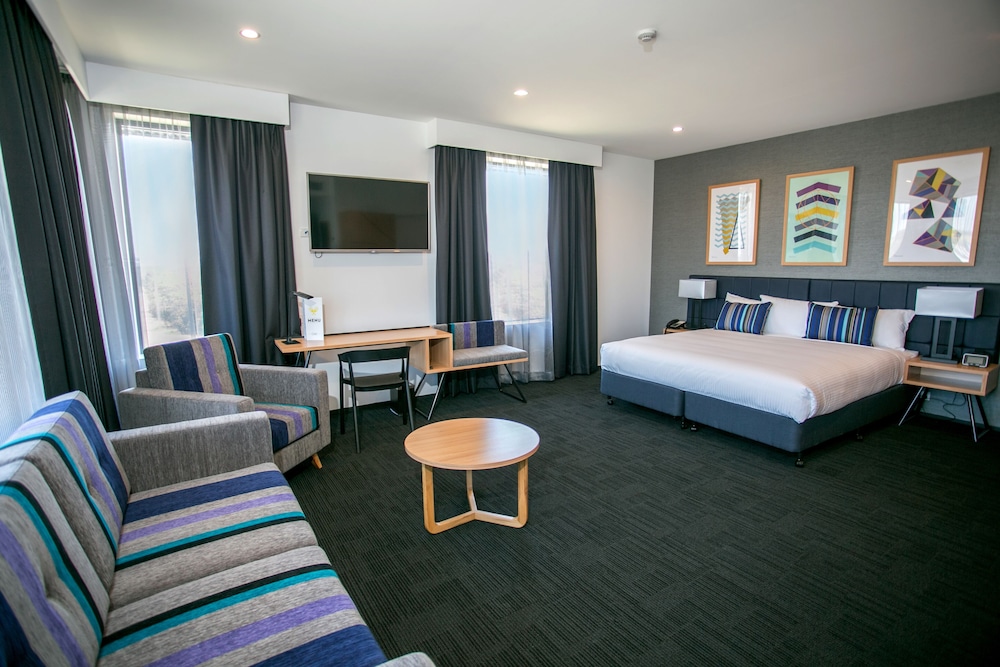 Executive King Suite - Photo 5