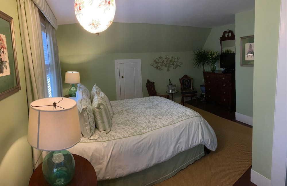 Classic Double Room, 1 Queen Bed, Non Smoking photo 2