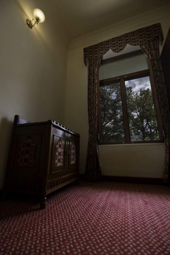 Deluxe Room, 1 Queen Bed photo 2