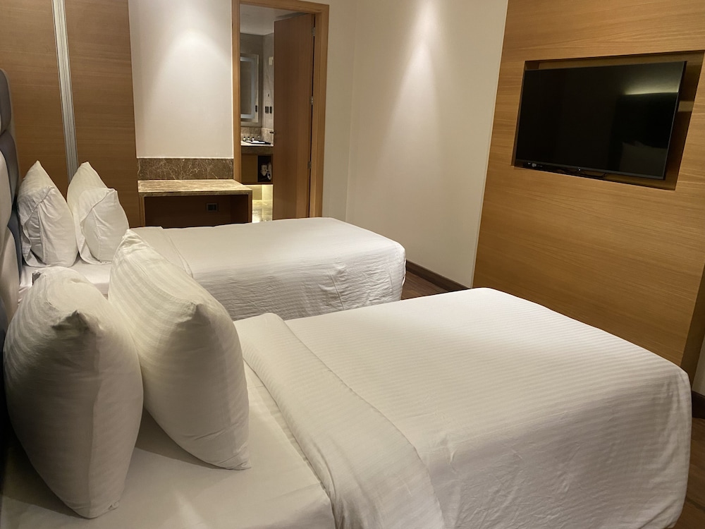 Premium Twin Room, 2 Twin Beds - Photo 1