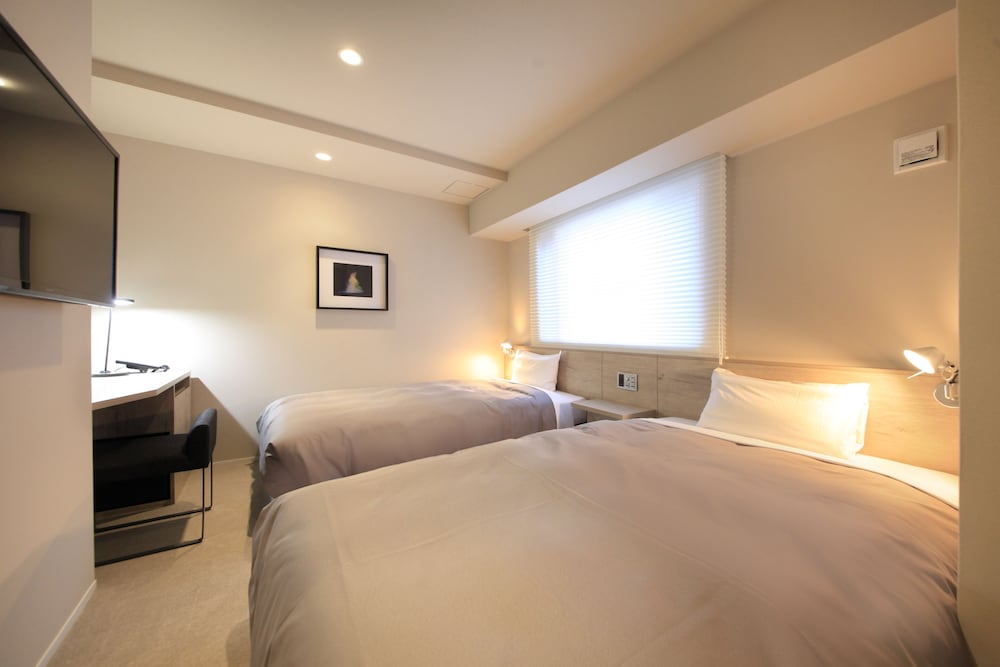 Twin Room (Separate Bathtub And Toilet) photo 1
