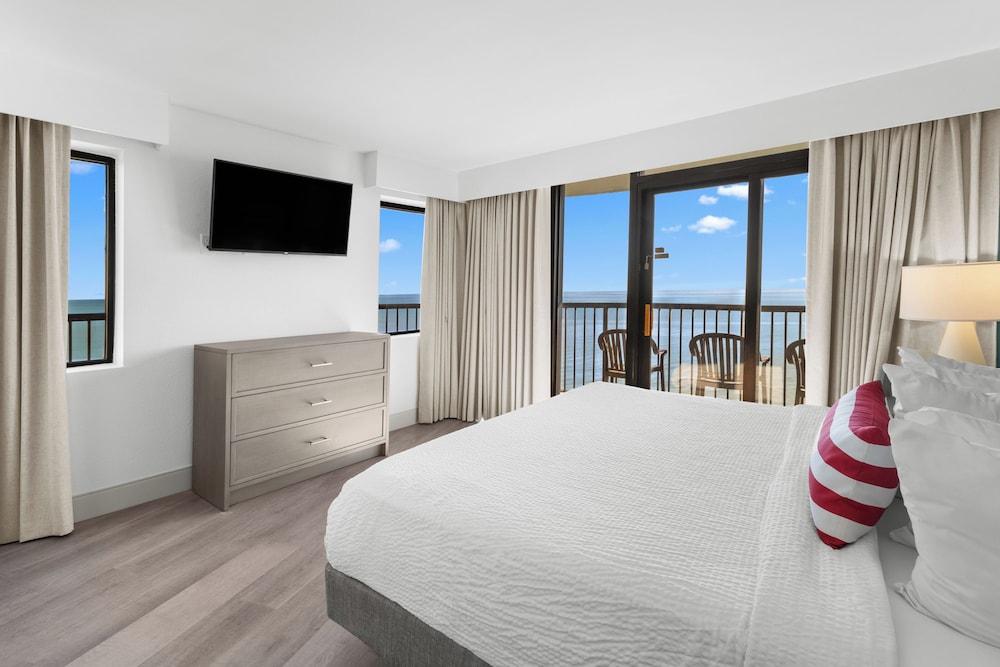 Mariner Oceanfront Deluxe Two Bedroom Condo - Photo 4