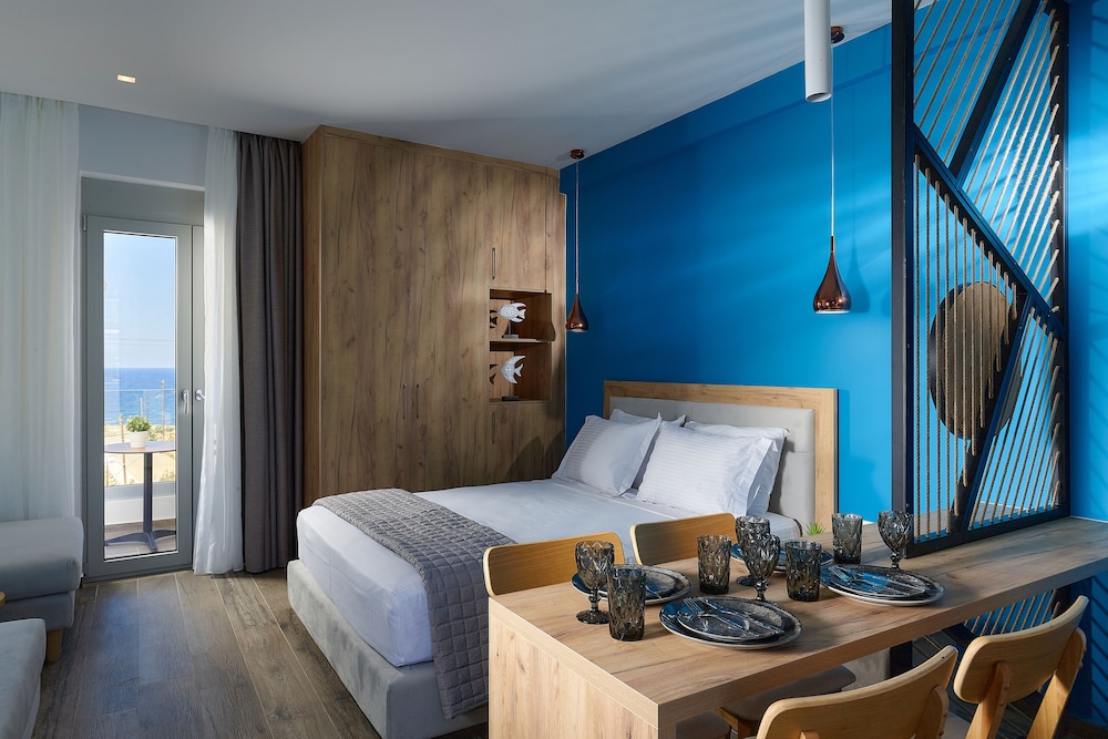 Family Suite with Sea View - Photo 6