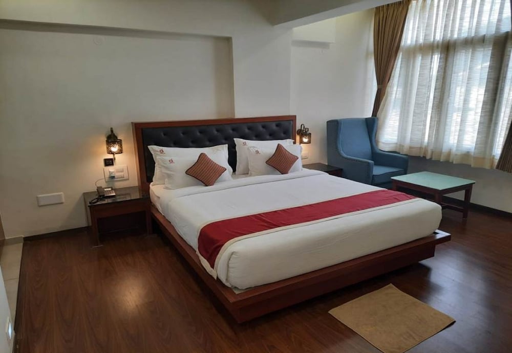 Superior Room, 1 King Bed - Photo 5