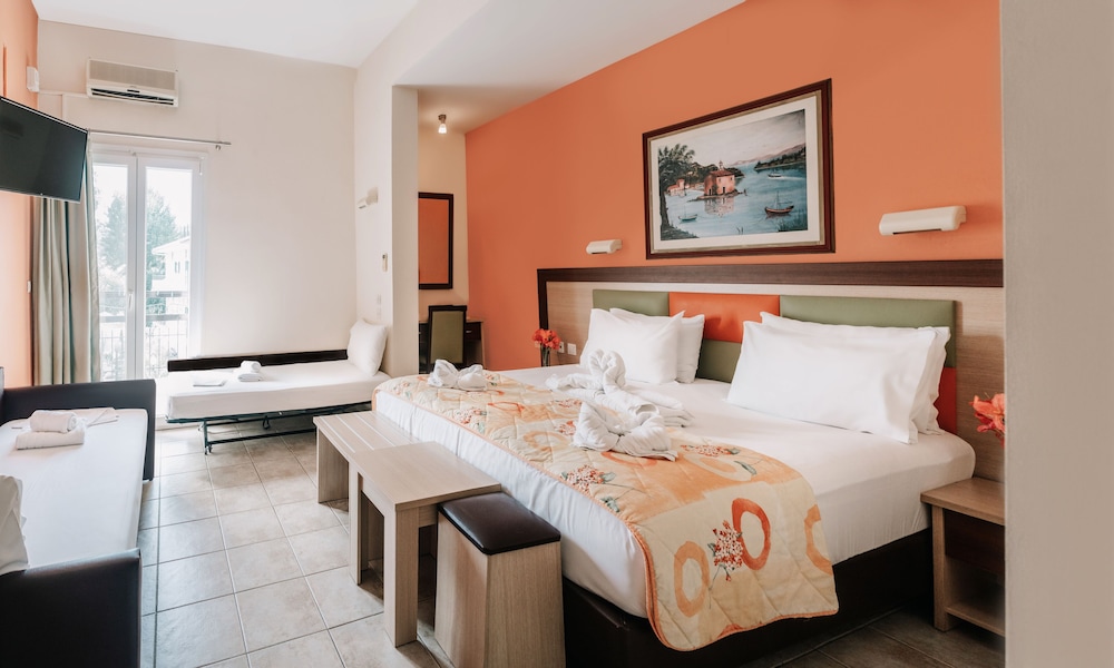 Quadruple Room - Photo 5