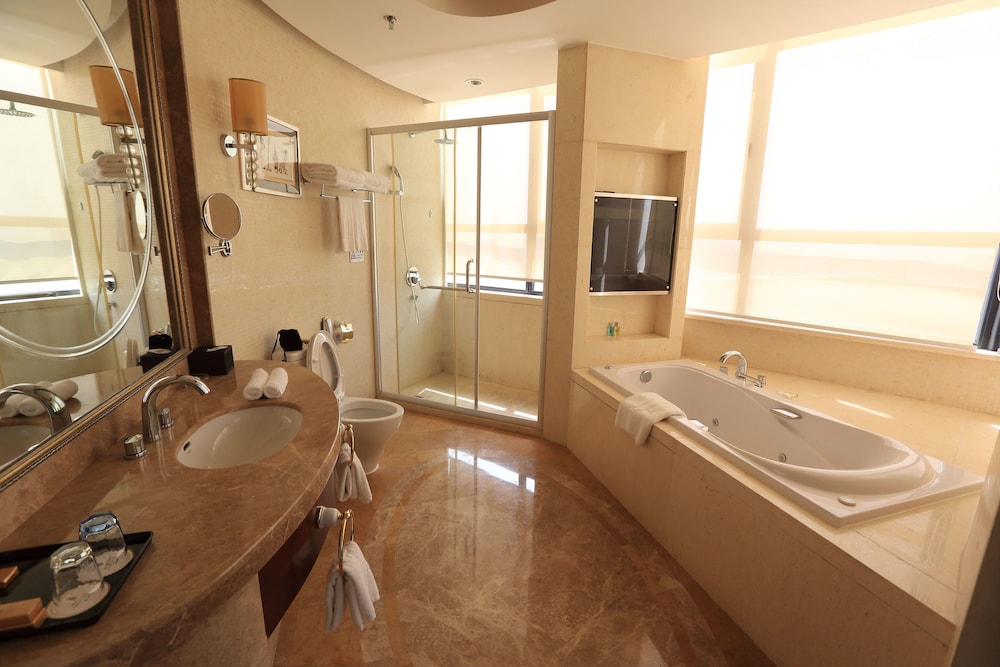 Executive Room, 1 King Bed photo 3