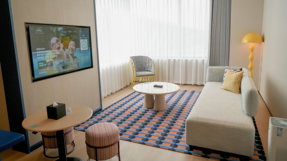 Suite, 1 King Bed