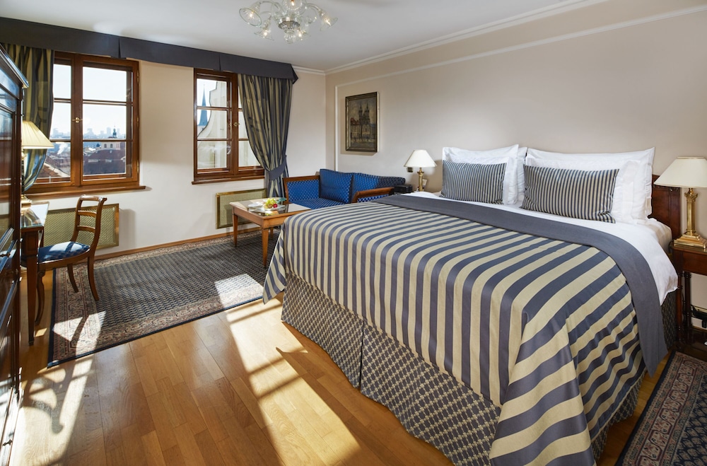 Grand Double or Twin Room (Deluxe)