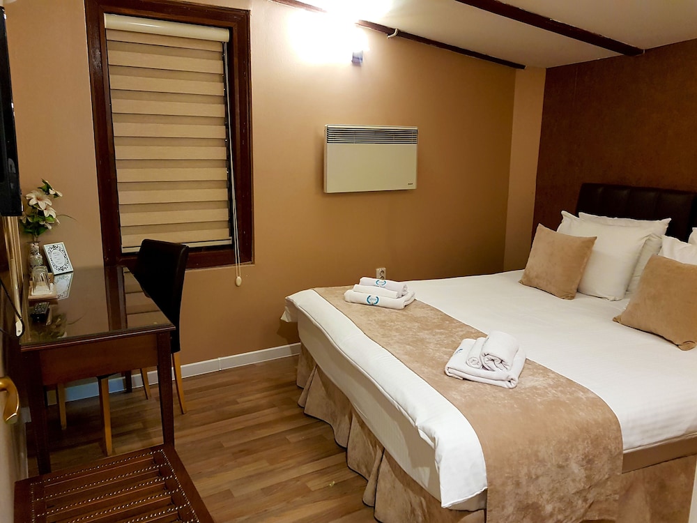 Economy Double or Twin Room, Non Smoking, Private Bathroom
