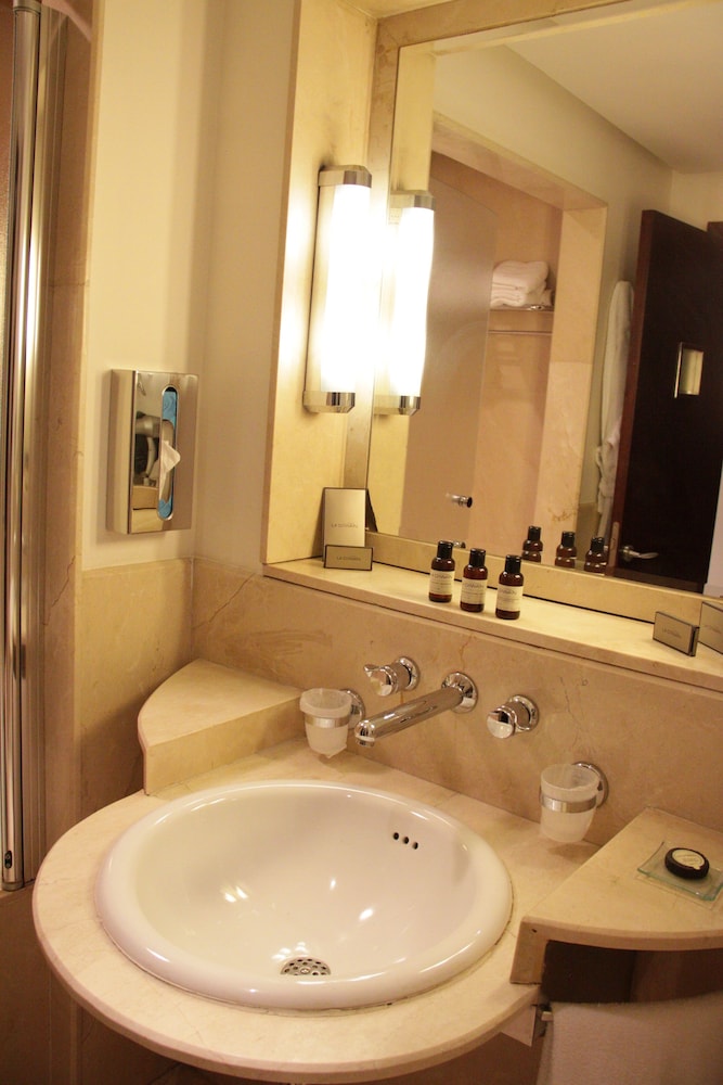 Deluxe Double Room, 1 Double Bed - Photo 12
