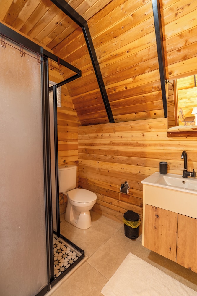 Deluxe Bungalow - Photo 3