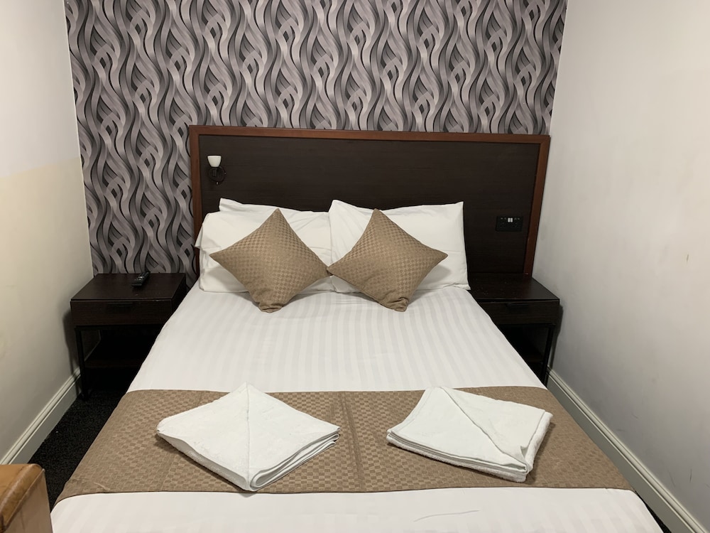 Economy Double Room, 1 Double Bed, Non Smoking, Ensuite photo 3
