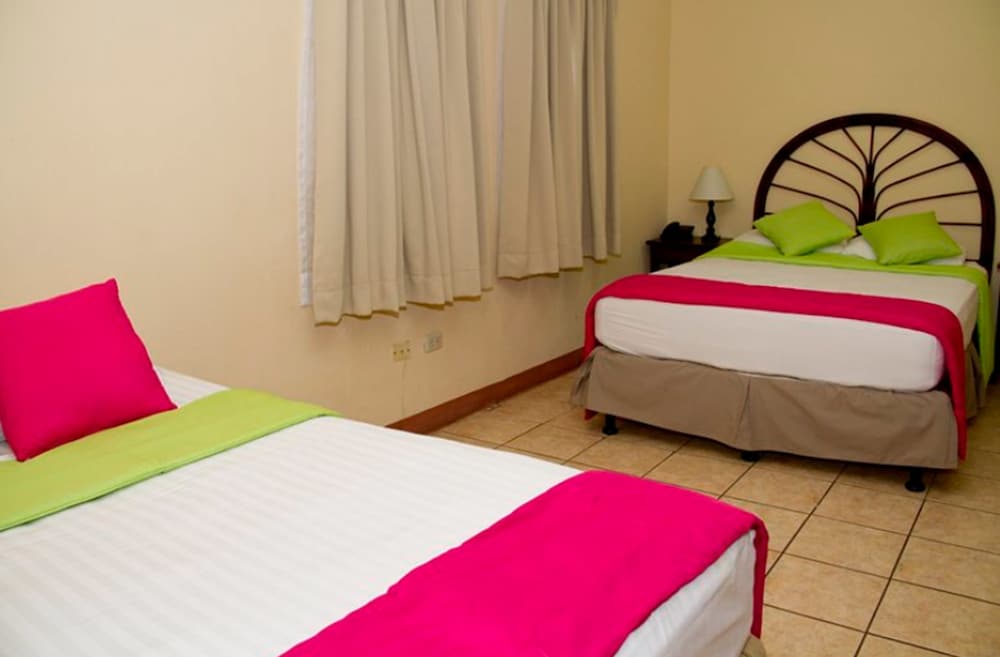 Double Room, 2 Double Beds, Non Smoking photo 2