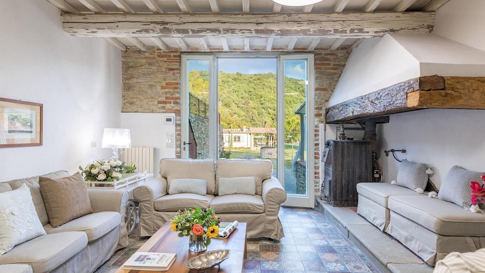 Villa photo 1