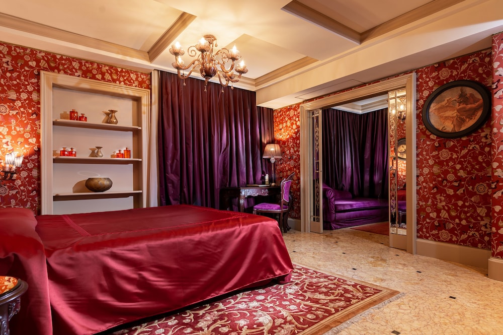 Suite, Canal View thumbnail 6