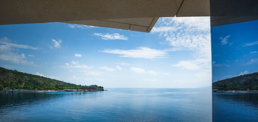 Superior Double or Twin Room, Balcony, Sea View thumbnail 6