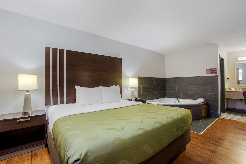 Suite, 1 King Bed, Non Smoking - Photo 7