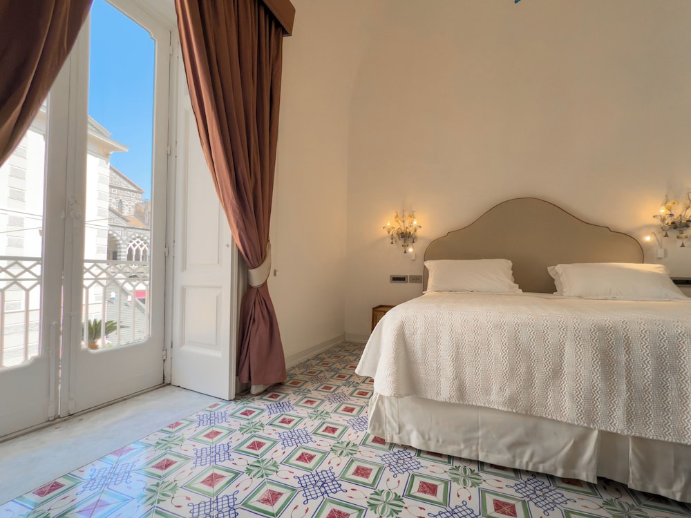 Luxury Room, City View